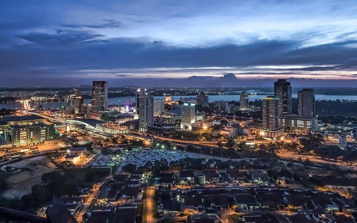 A Stylish High-Floor 2Br Suasana Suites Views Johor Bahru Luaran gambar
