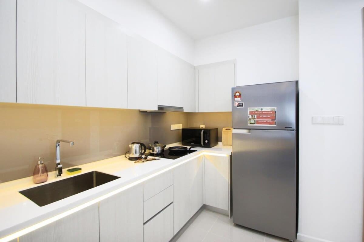 A Stylish High-Floor 2Br Suasana Suites Views Johor Bahru Luaran gambar