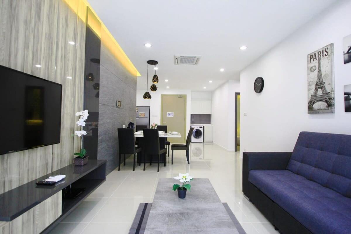 A Stylish High-Floor 2Br Suasana Suites Views Johor Bahru Luaran gambar