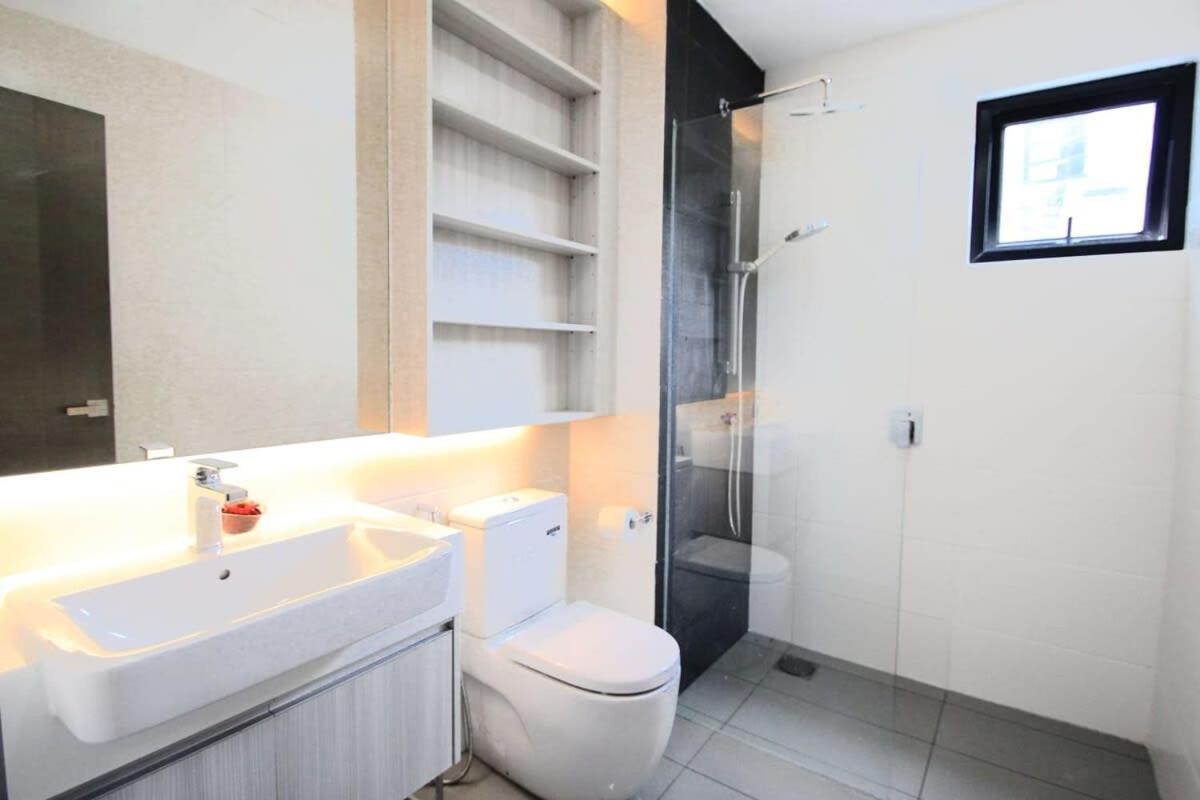 A Stylish High-Floor 2Br Suasana Suites Views Johor Bahru Luaran gambar