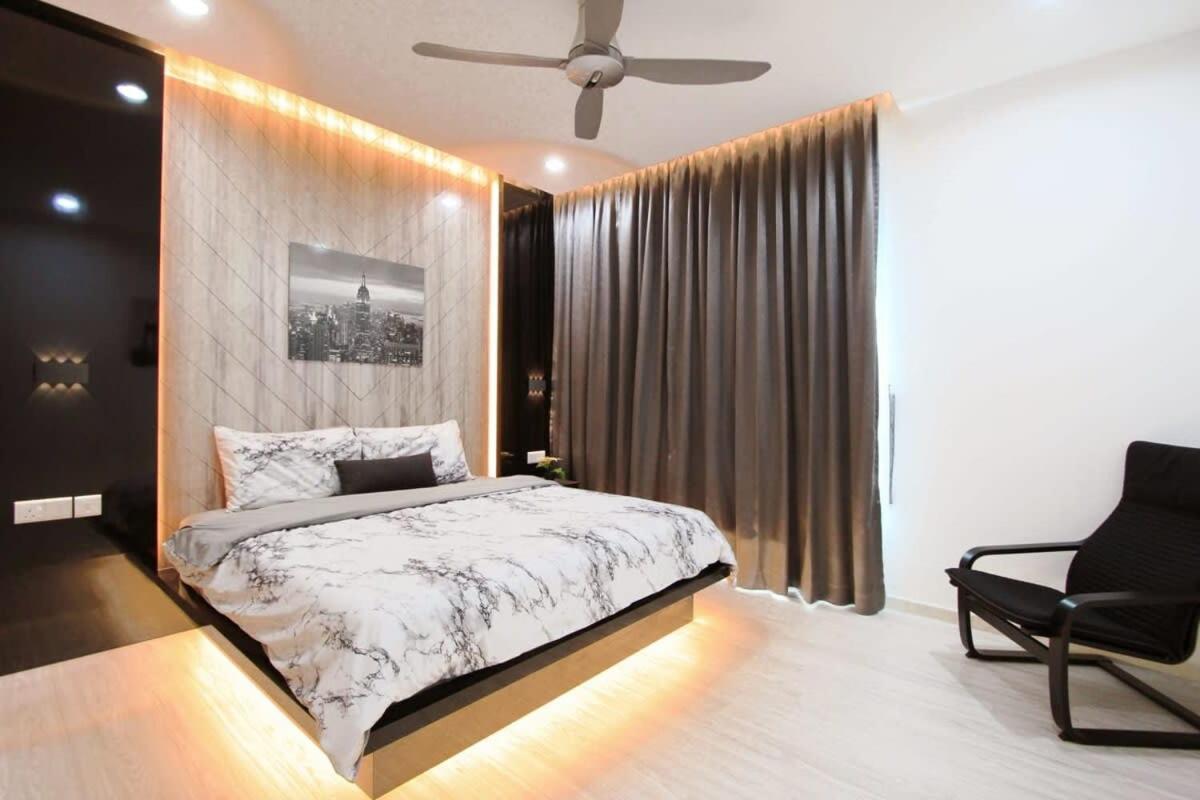A Stylish High-Floor 2Br Suasana Suites Views Johor Bahru Luaran gambar