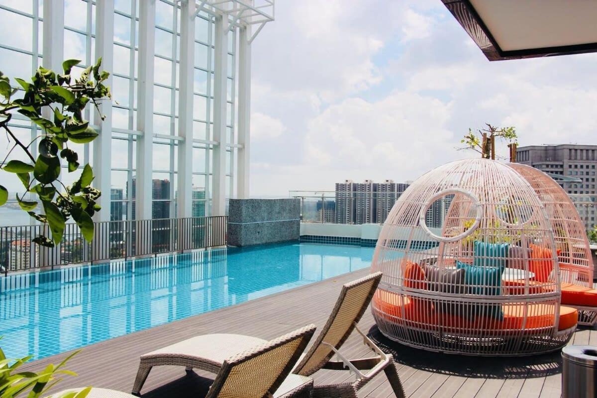 A Stylish High-Floor 2Br Suasana Suites Views Johor Bahru Luaran gambar